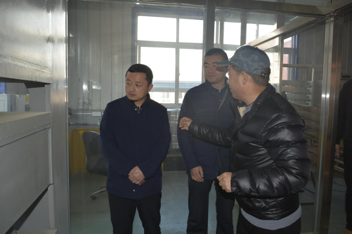 熱烈歡迎蘭州三友木業(yè)有限公司領導到五棵松木業(yè)參觀考察！